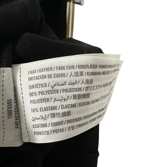 Abercrombie & Fitch The Ankle Straight Ultra High Rise Faux Leather Pant 4 Short - Picture 7 of 9